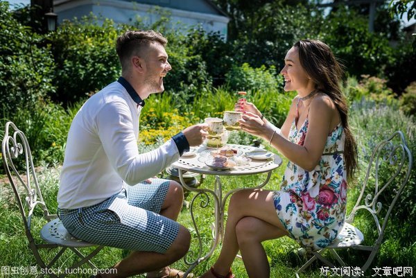 在茶杯里建花园，美到惊艳！31万网友围观点赞：这是我不曾见过的