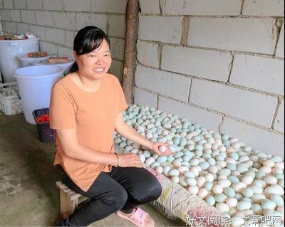 生活不易，更要笑着面对。