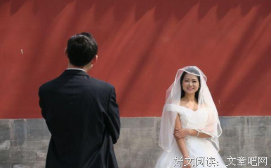 那个逼我丁克的男人，另娶生子了。