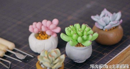 烟花易冷，人出的难分。句子