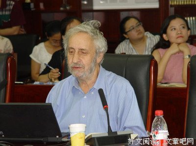 北大才女田晓菲26岁嫁给50岁美国人，是崇洋媚外还是太过现实？