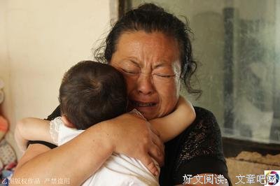 离婚后，6岁女儿掰断了三.儿399的口红，奶奶说“掰得好！”