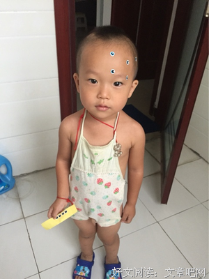 腊月那只小臭蛋终于在墙上乱涂乱画了。。。。