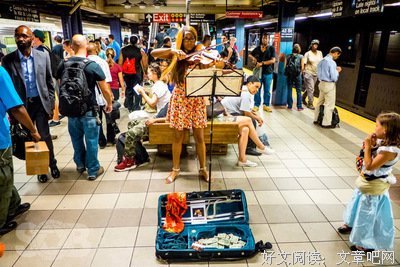 地铁口撞鬼