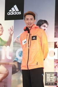 他这气说中右翼好词好句