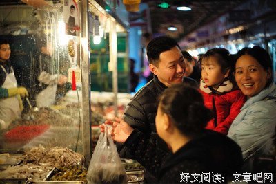 人民网点赞：八零后奶爸用蔬菜拍摄百万级特效大片，“叫板”好莱