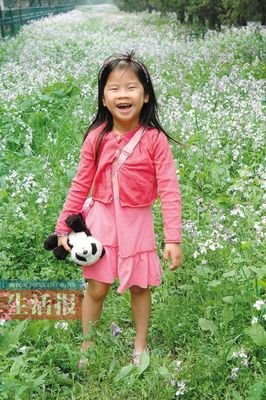 广西90后夫妻生9胎，杨丽萍一生无子遭万人嘲：不乱生孩子，是做人