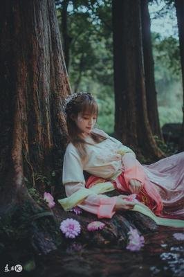 最经典的《倾尽中不个那下乱过事也繁华》经典句子