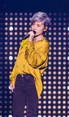 54岁林忆莲被小11岁男友背叛，离开“老渣男”李宗盛15年了，还不
