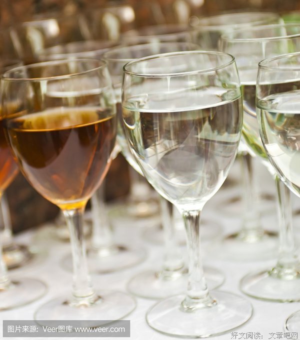杯酒赋离骚，吟罢更杯酒。(原创)