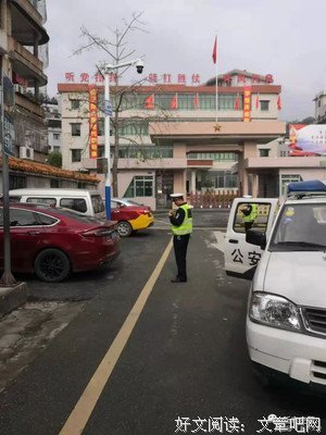 交警嘶吼开路救人，我的眼泪又不值钱了