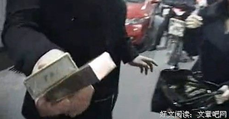 剃光头，甩脸子，48岁的宁静，到底在“嚣张”什么？