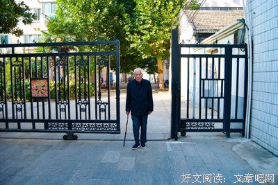 苟晶班主任的白发：做坏事的人，总会得到报应的