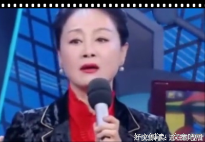 “她写作业的时候，我们全家都为她让路……”