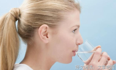 ●寿命短的人，吃饭的时候都会有3个坏习惯，希望你一个也不占！