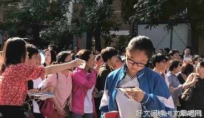 贵州公交坠湖，司机社交账号曝光：他人即地狱！