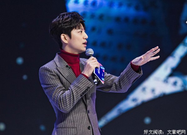 何炅泪崩、易烊千玺哭成泪人，这位妻子的朋友圈相册，我不敢再看