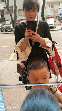 不珍惜你的人，何苦去犯傻