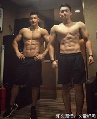 体育生自带胸肌人鱼线穿什么都太有型！