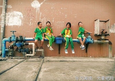 有关我们摊开洁白的生命，等待时光的检阅的句子