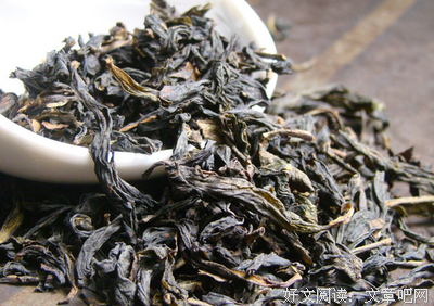 看腻了绿茶，来品品这杯又酷又飒的红茶吧