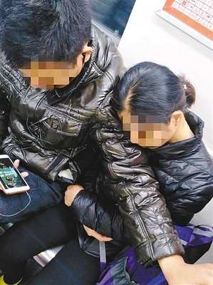男人爱你还是睡你，这3个动作一清二楚！