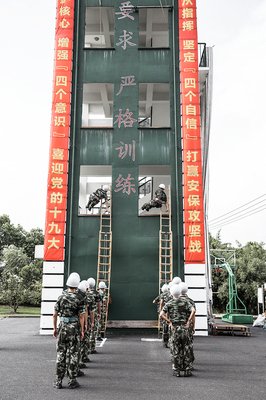 关于摸爬滚打的座右铭