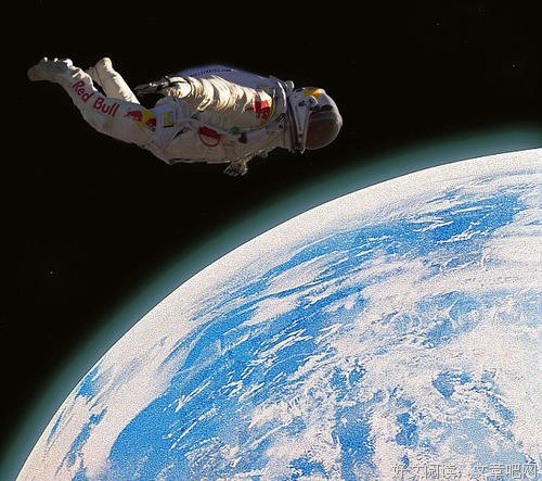 在外太空里跳伞，直到永远