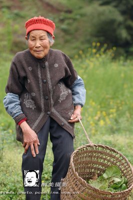 婆婆二次来我家，穿着拖鞋踩999块钱的地毯，“踩脏了用手洗！”