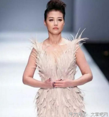 周海媚近照曝光，让人认不出：她演绎了最美周芷若，千帆过后，活