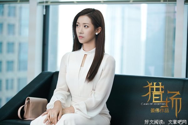 女朋友从来不避讳她弟弟，当着面全裸换衣服