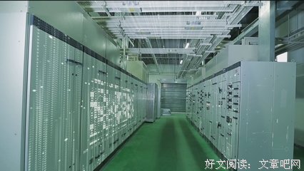 六岁男孩车祸“碎脸”后，他把几百块碎骨拼了回来 