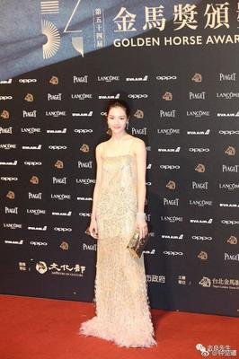 她凭一首歌红遍全国，结过两次婚，为何却在前夫生日当天跳楼自杀