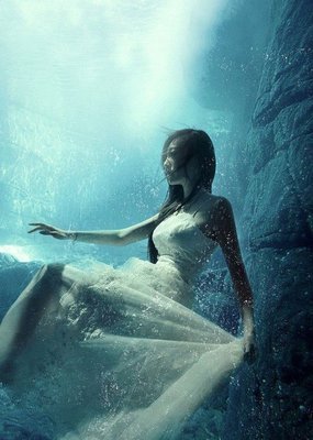 【久溺深海冷不冷】句子