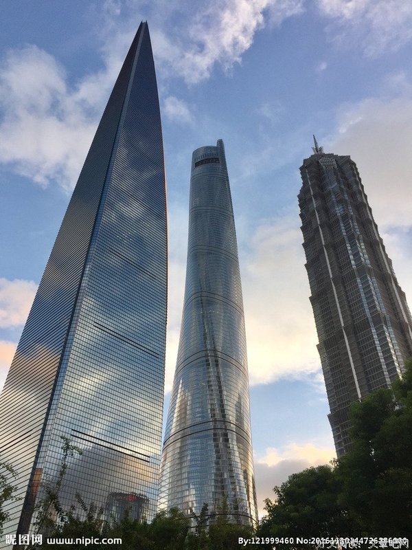 当时明年立地在，曾照彩云归句子大全