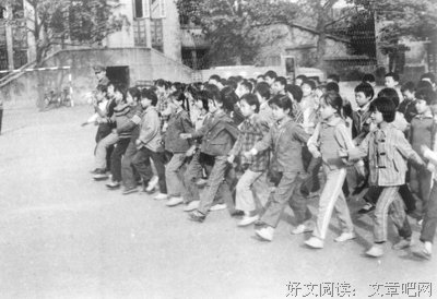 军训与腹肌小帅哥哥分到一个宿舍，太幸运了