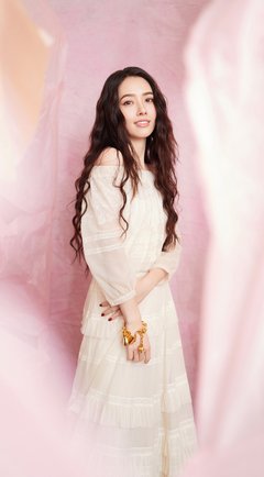 郭碧婷临产，疑被向佐骗婚？豪门婚姻，真相难以启齿…