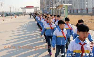昂首挺胸的名句_关于昂首挺胸的名句