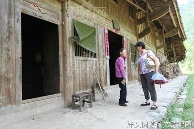 《八个拔河女》经典影评1000字