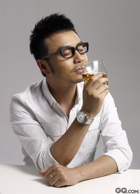 汪涵曝光饭局潜规则，员工被扇巴掌：吃的不是饭，是命！