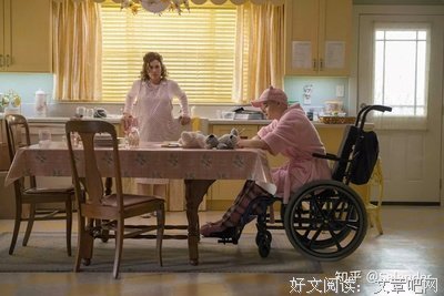 母女同剃光头，她只感动了自己