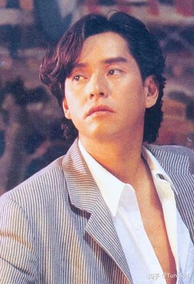 谭咏麟找小22岁情人，多年“三人行”，如今亲自回应：有两个老婆