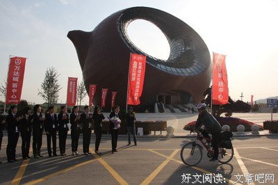 六旬大妈痴恋“假靳东”到抛家弃子，老人追星有多疯狂...