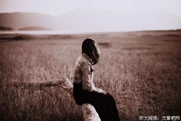 中年人的崩溃，从缺钱开始