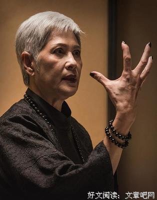 《尸降》是一部由韦西·沙赞那庭执导,阿南达·爱华灵咸 / 娜特慧兰