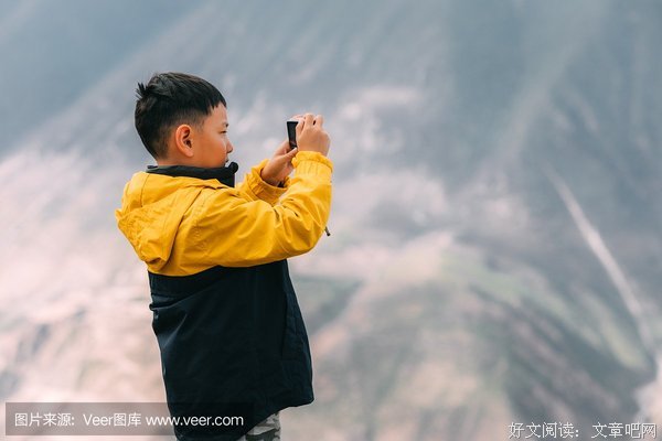 《爱一个人要像山川爱河流》的句子