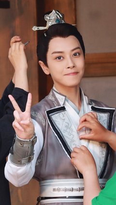 有关女扮男装的美文美句摘抄