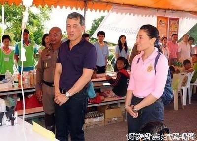 最经典的《美色在上［快穿］》小说书摘