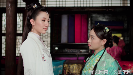 年少时的恋，是花间摇曳的白莲的句子