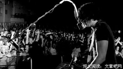 《The White Stripes Under Great White Northern Lights》的影评